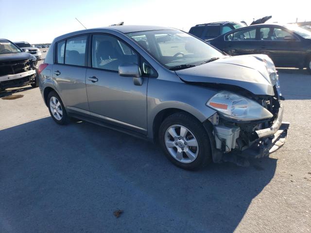 3N1BC13E89L409461 - 2009 NISSAN VERSA S GRAY photo 4