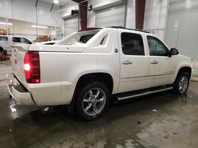 3GNTKGE73DG103184 - 2013 CHEVROLET AVALANCHE LTZ WHITE photo 3