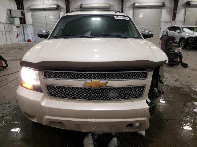 3GNTKGE73DG103184 - 2013 CHEVROLET AVALANCHE LTZ WHITE photo 5