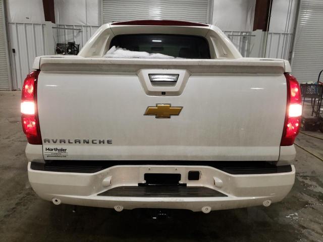 3GNTKGE73DG103184 - 2013 CHEVROLET AVALANCHE LTZ WHITE photo 6