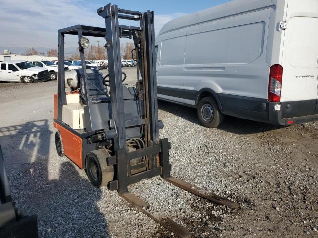 AH01A15V - 2004 NISSAN FORKLIFT ORANGE photo 1
