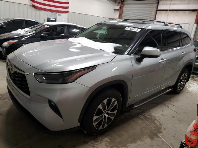 2022 TOYOTA HIGHLANDER XLE, 