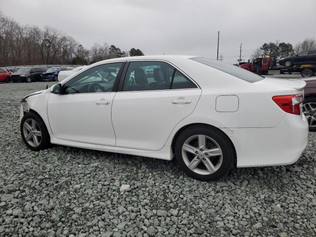 4T1BF1FK0EU444156 - 2014 TOYOTA CAMRY L WHITE photo 2