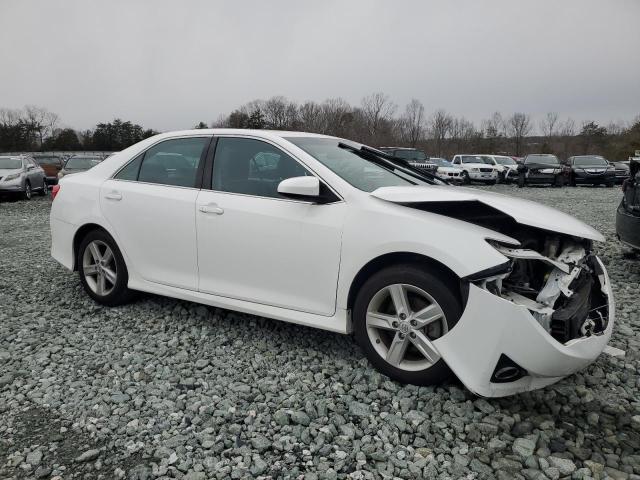 4T1BF1FK0EU444156 - 2014 TOYOTA CAMRY L WHITE photo 4