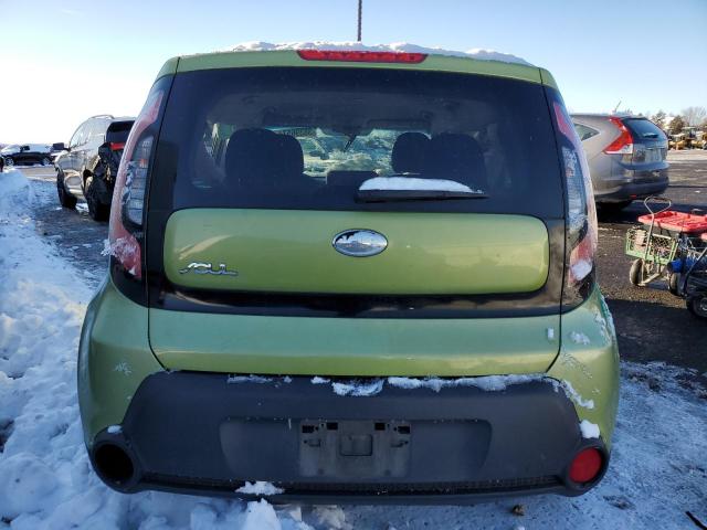 KNDJN2A26F7747913 - 2015 KIA SOUL GREEN photo 6