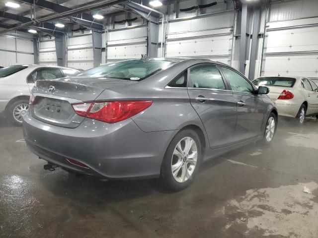 5NPEC4ACXDH780885 - 2013 HYUNDAI SONATA SE GRAY photo 3