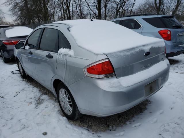 1FAHP3FN0AW174576 - 2010 FORD FOCUS SE SILVER photo 2