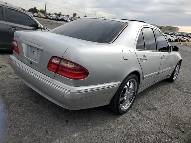 WDBJF65J61B220867 - 2001 MERCEDES-BENZ E 320 SILVER photo 3