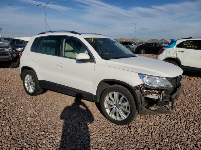 WVGBV7AX1BW538197 - 2011 VOLKSWAGEN TIGUAN S WHITE photo 4