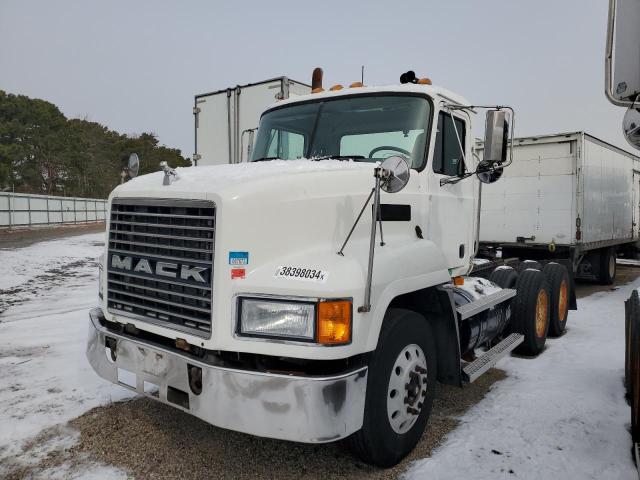 1M1AA13Y22W148465 - 2002 MACK 600 CH600 WHITE photo 2