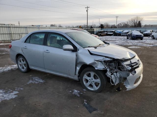 5YFBU4EE6DP203544 - 2013 TOYOTA COROLLA BASE SILVER photo 4