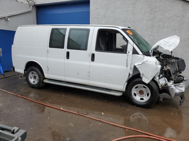 1GCWGAFG6L1266587 - 2020 CHEVROLET EXPRESS G2 WHITE photo 4