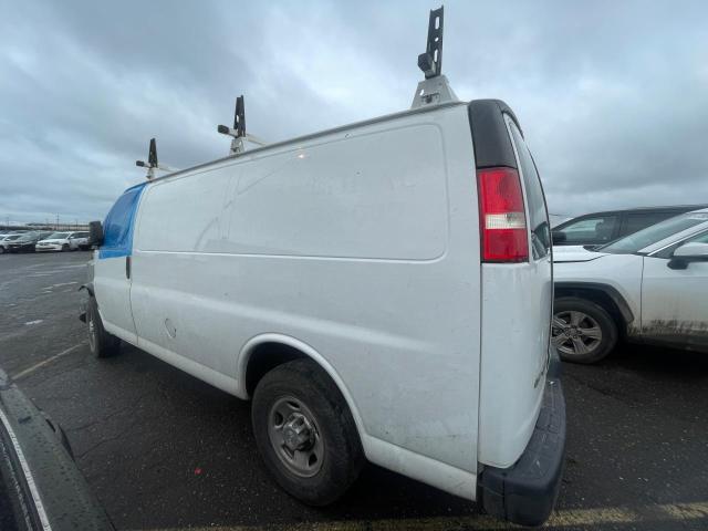 1GCWGFFF7F1253288 - 2015 CHEVROLET EXPRESS G2 WHITE photo 2