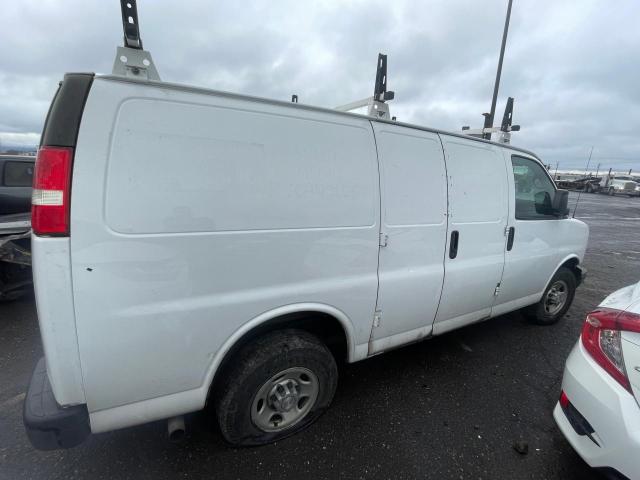 1GCWGFFF7F1253288 - 2015 CHEVROLET EXPRESS G2 WHITE photo 3