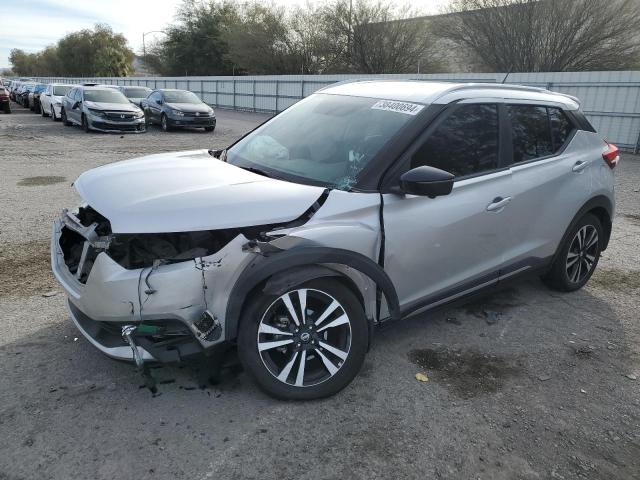 3N1CP5CU6JL521168 - 2018 NISSAN KICKS S SILVER photo 1