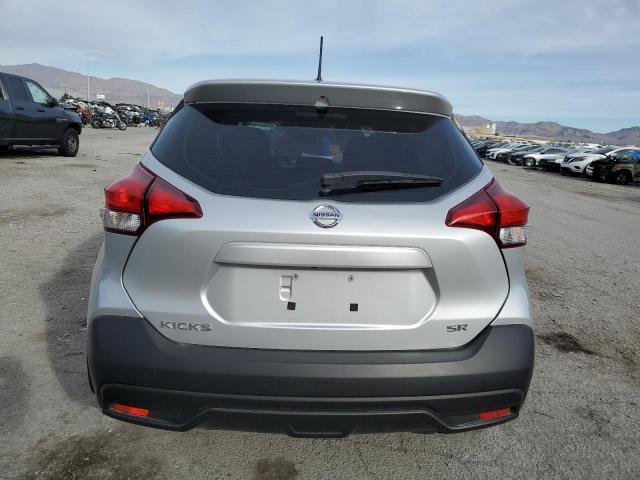 3N1CP5CU6JL521168 - 2018 NISSAN KICKS S SILVER photo 6