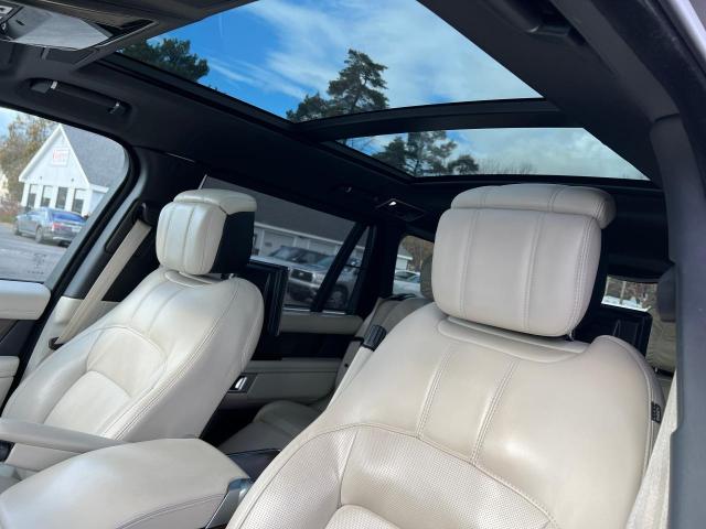 SALGV5RE3KA558992 - 2019 LAND ROVER RANGE ROVE AUTOBIOGRAPHY BLACK photo 12