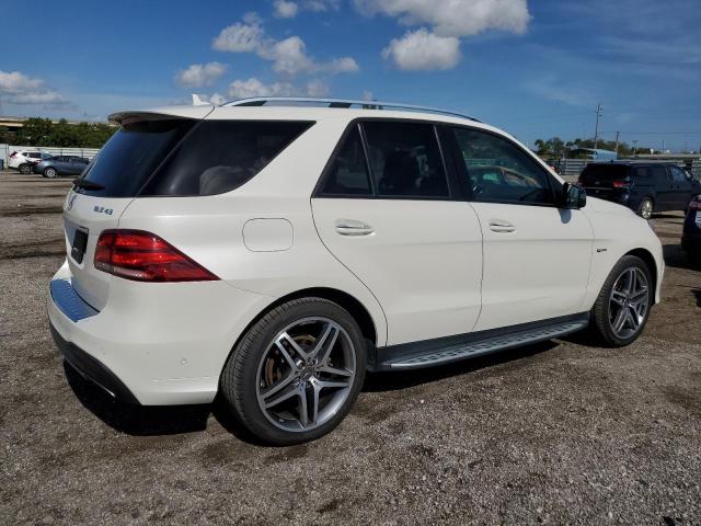 4JGDA6EB8JB131111 - 2018 MERCEDES-BENZ GLE 43 AMG WHITE photo 3