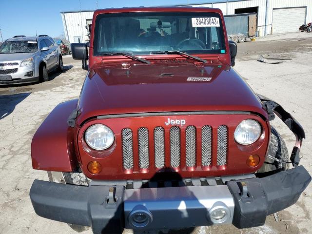 1J4FA54139L749842 - 2009 JEEP WRANGLER SAHARA BURGUNDY photo 5