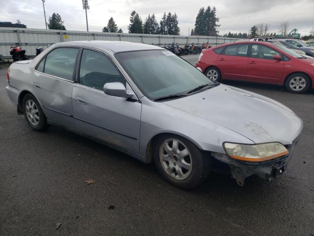 1HGCG5642YA078951 - 2000 HONDA ACCORD LX SILVER photo 4