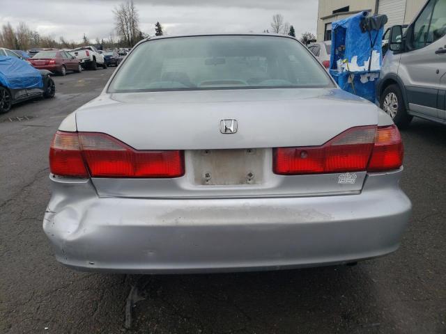 1HGCG5642YA078951 - 2000 HONDA ACCORD LX SILVER photo 6