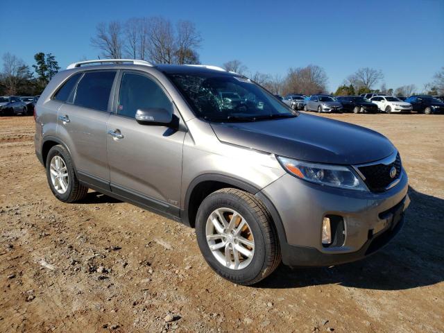 5XYKTCA65FG585973 - 2015 KIA SORENTO LX GRAY photo 4