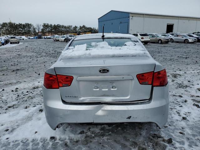 KNAFT4A22C5628395 - 2012 KIA FORTE LX SILVER photo 6