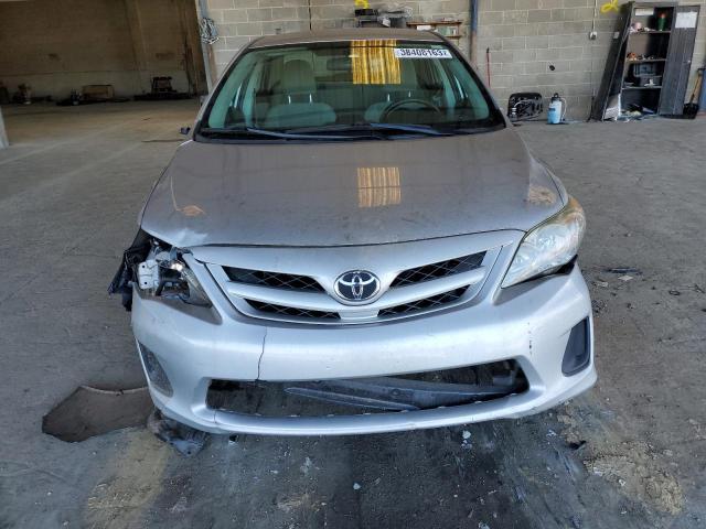 2T1BU4EE2CC870836 - 2012 TOYOTA COROLLA BASE SILVER photo 5
