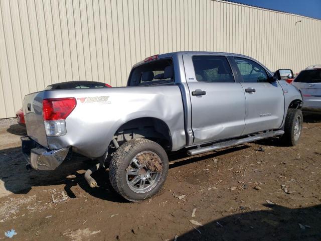 5TFEY5F19DX140671 - 2013 TOYOTA TUNDRA CREWMAX SR5 SILVER photo 3