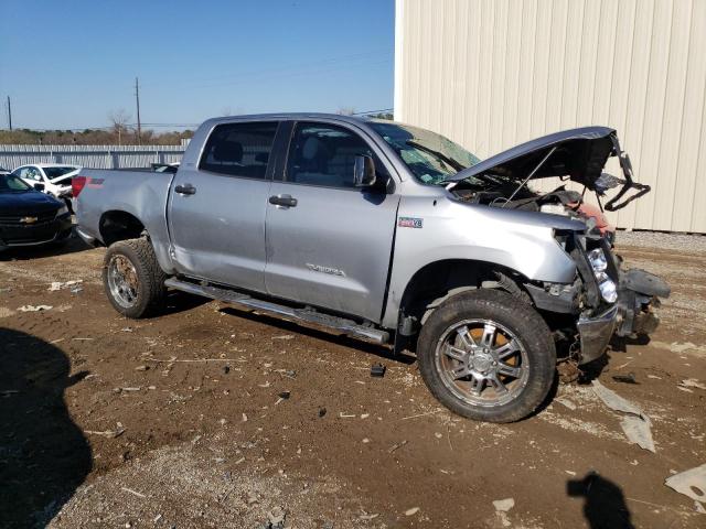 5TFEY5F19DX140671 - 2013 TOYOTA TUNDRA CREWMAX SR5 SILVER photo 4