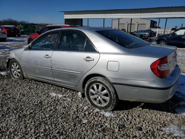 4T1BF30K12U529278 - 2002 TOYOTA CAMRY LE SILVER photo 2