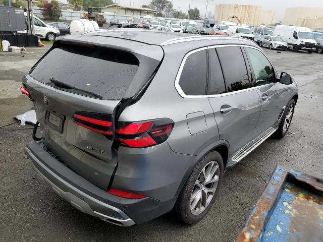 5UX23EU09R9S89099 - 2024 BMW X5 XDRIVE40I GRAY photo 3