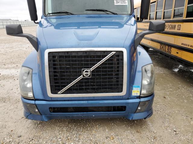 4V4NC9EG1DN567208 - 2013 VOLVO VN VNL BLUE photo 7