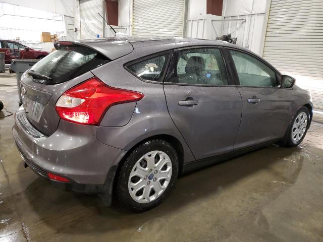 1FAHP3K22CL194232 - 2012 FORD FOCUS SE GRAY photo 3