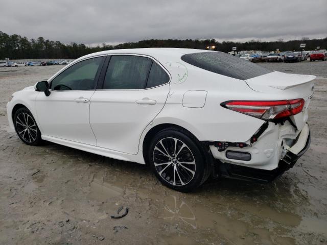 4T1B11HK5JU672384 - 2018 TOYOTA CAMRY L WHITE photo 2