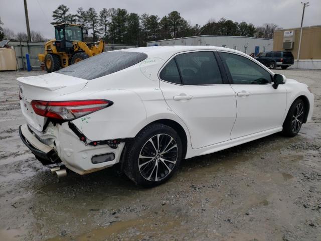 4T1B11HK5JU672384 - 2018 TOYOTA CAMRY L WHITE photo 3