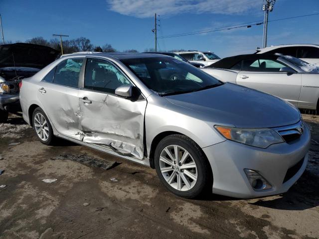 4T1BK1FK8DU529370 - 2013 TOYOTA CAMRY SE SILVER photo 4