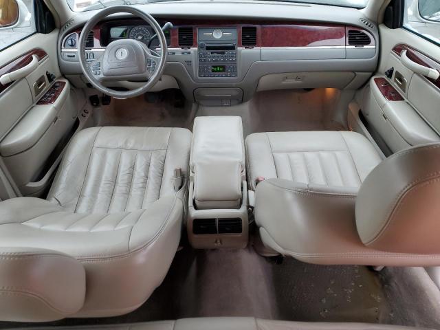 1LNHM81W34Y611717 - 2004 LINCOLN TOWN CAR EXECUTIVE SILVER photo 8
