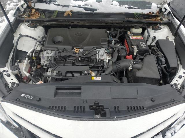 4T1B11HK3JU539641 - 2018 TOYOTA CAMRY L WHITE photo 11