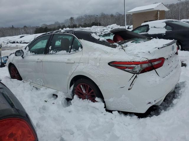 4T1B11HK3JU539641 - 2018 TOYOTA CAMRY L WHITE photo 2