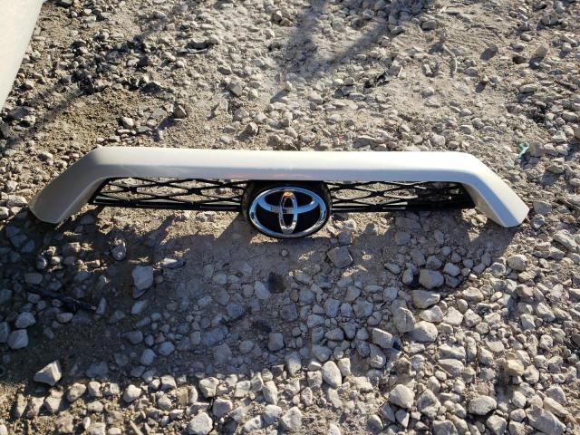 JTEBU5JRXJ5554184 - 2018 TOYOTA 4RUNNER SR5/SR5 PREMIUM WHITE photo 12