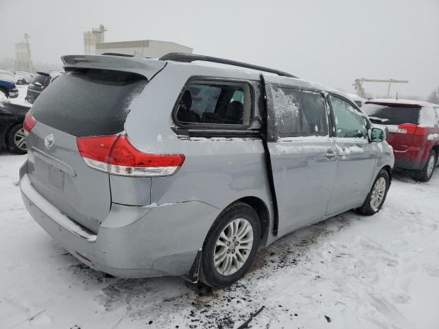 5TDYK3DC1BS147401 - 2011 TOYOTA SIENNA XLE SILVER photo 3