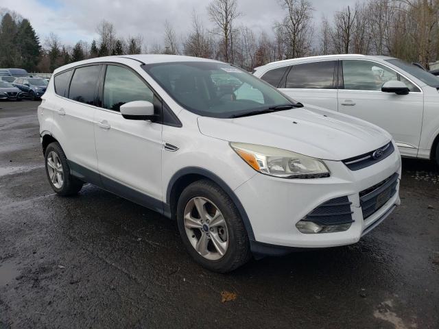 1FMCU9GX9EUD18218 - 2014 FORD ESCAPE SE WHITE photo 4