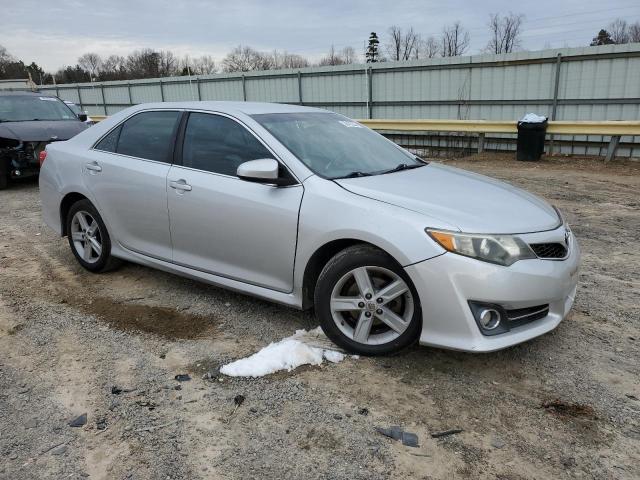 4T1BF1FK8EU318174 - 2014 TOYOTA CAMRY L SILVER photo 4