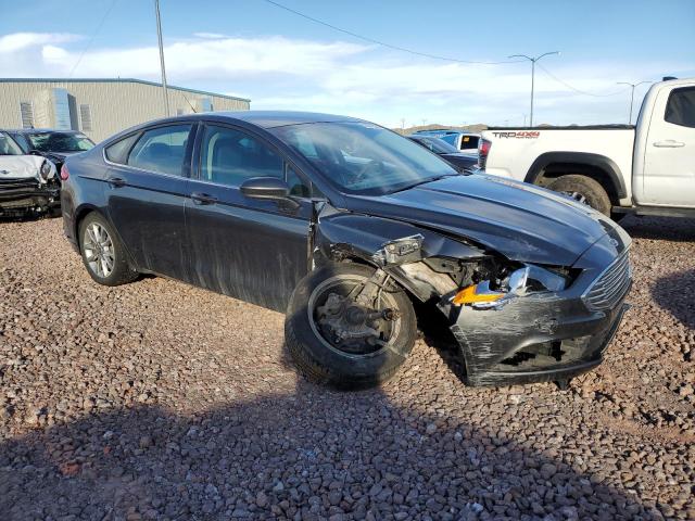 3FA6P0H70HR392325 - 2017 FORD FUSION SE GRAY photo 4