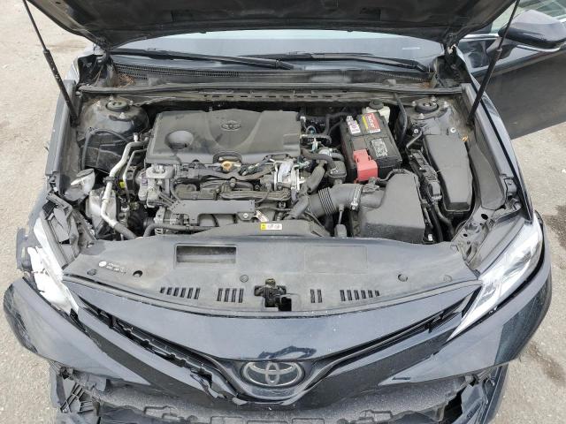 4T1B11HK8JU065864 - 2018 TOYOTA CAMRY L BLACK photo 11