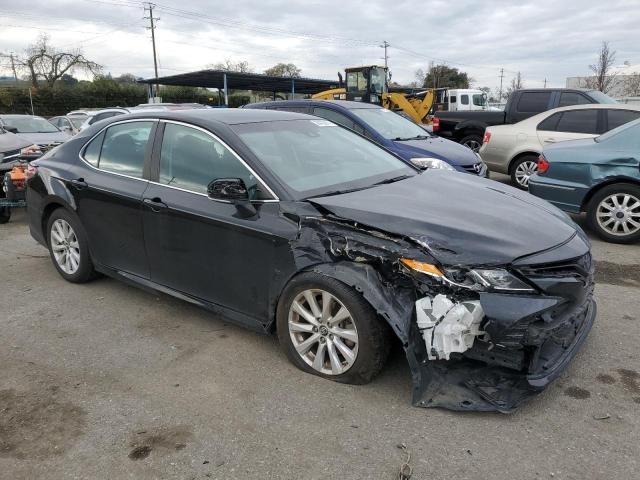 4T1B11HK8JU065864 - 2018 TOYOTA CAMRY L BLACK photo 4