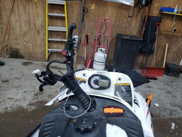 4UF09SNWX9T115823 - 2009 ARCTIC CAT CROSSFIRE 白色 照片 9