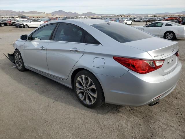 5NPEC4AB4DH771512 - 2013 HYUNDAI SONATA SE SILVER photo 2