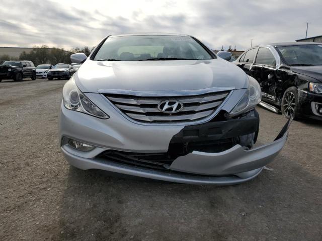 5NPEC4AB4DH771512 - 2013 HYUNDAI SONATA SE SILVER photo 5